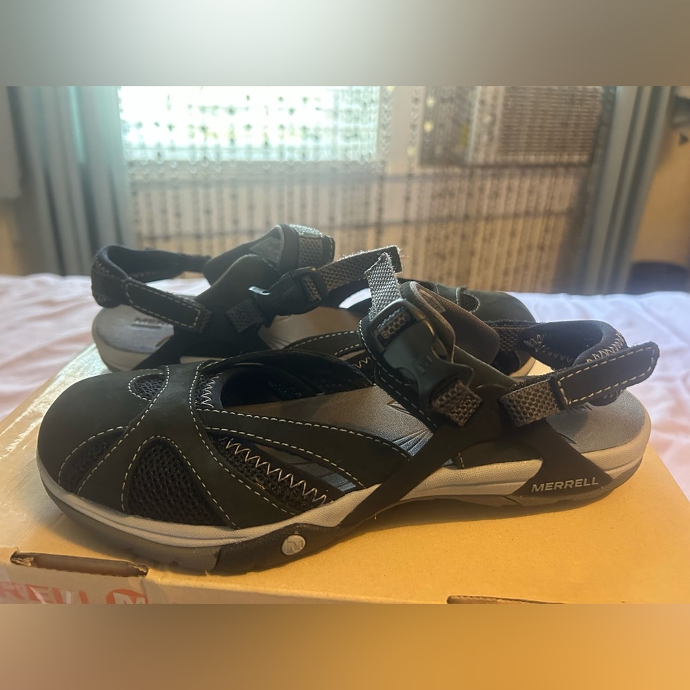 Merrell Black and Gray Sandals